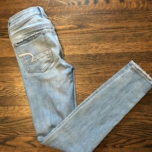 2/30:American Eagle super super stretch jeans
